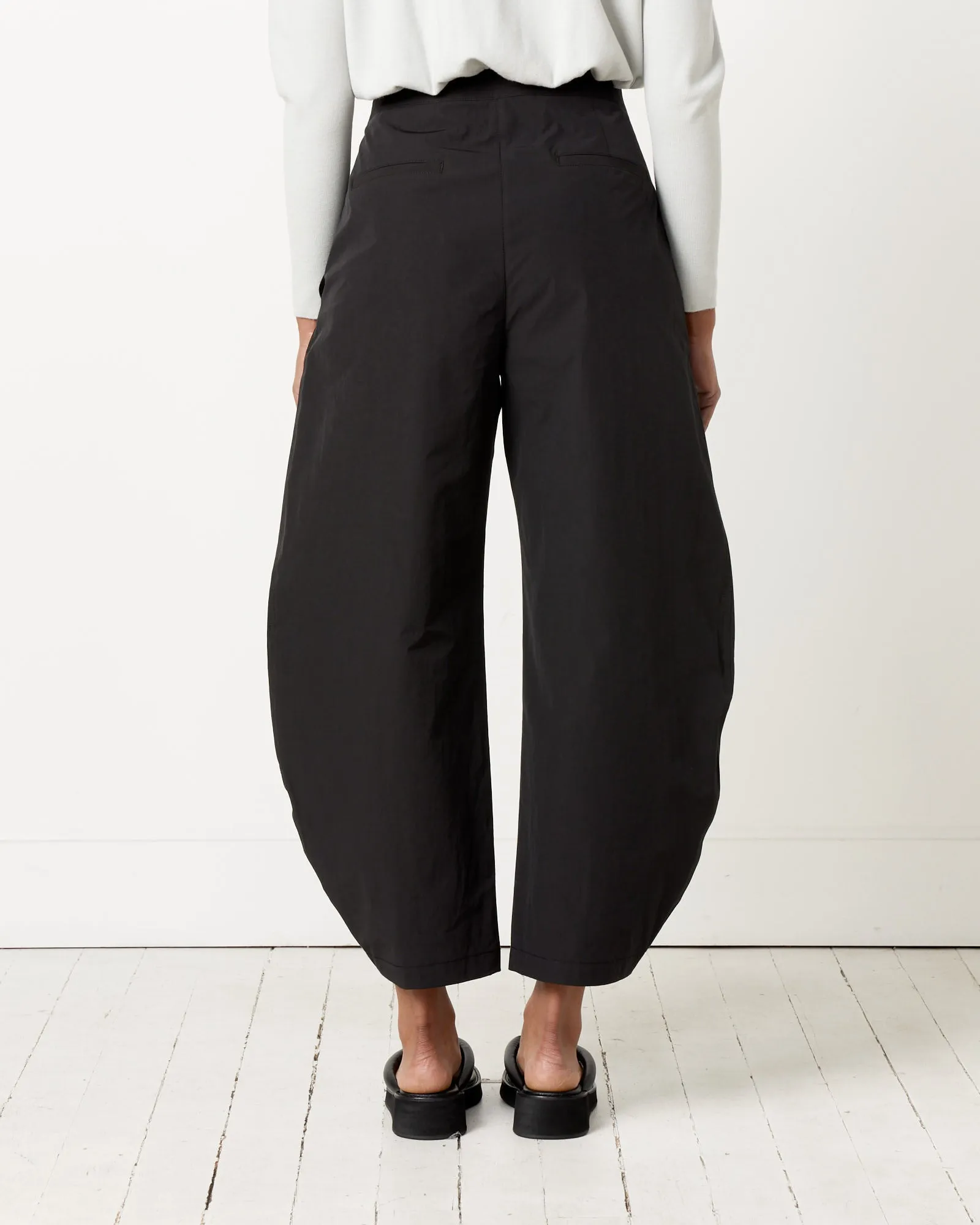 Curved Leg Pant in Black