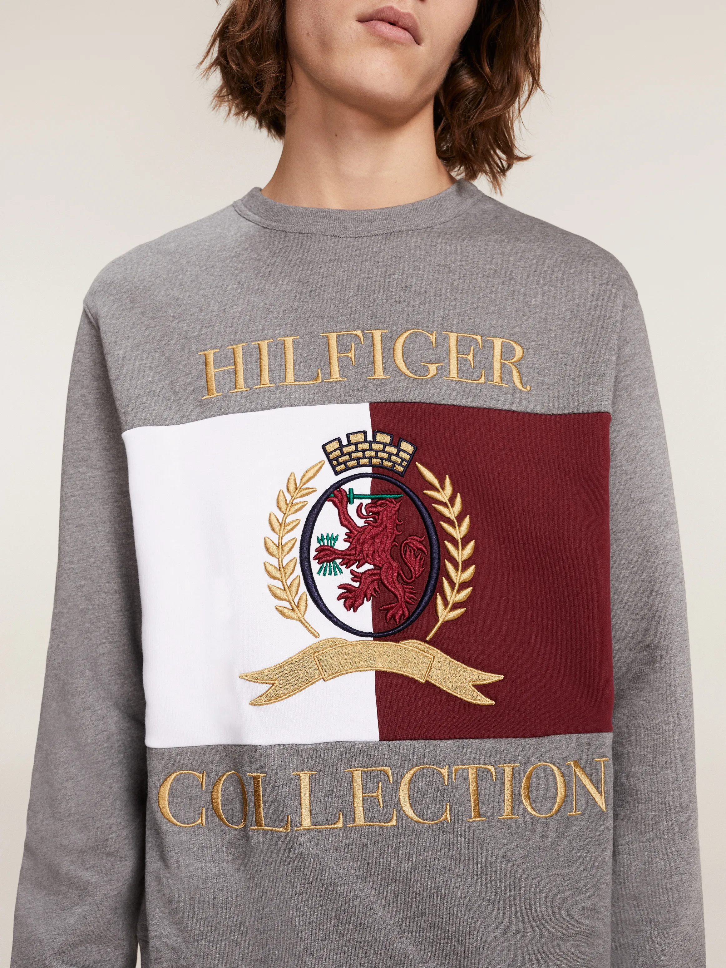 Flag Crest Embroidery Crew Neck Sweatshirt | Sweatshirts & Hoodies | Tommy Hilfiger