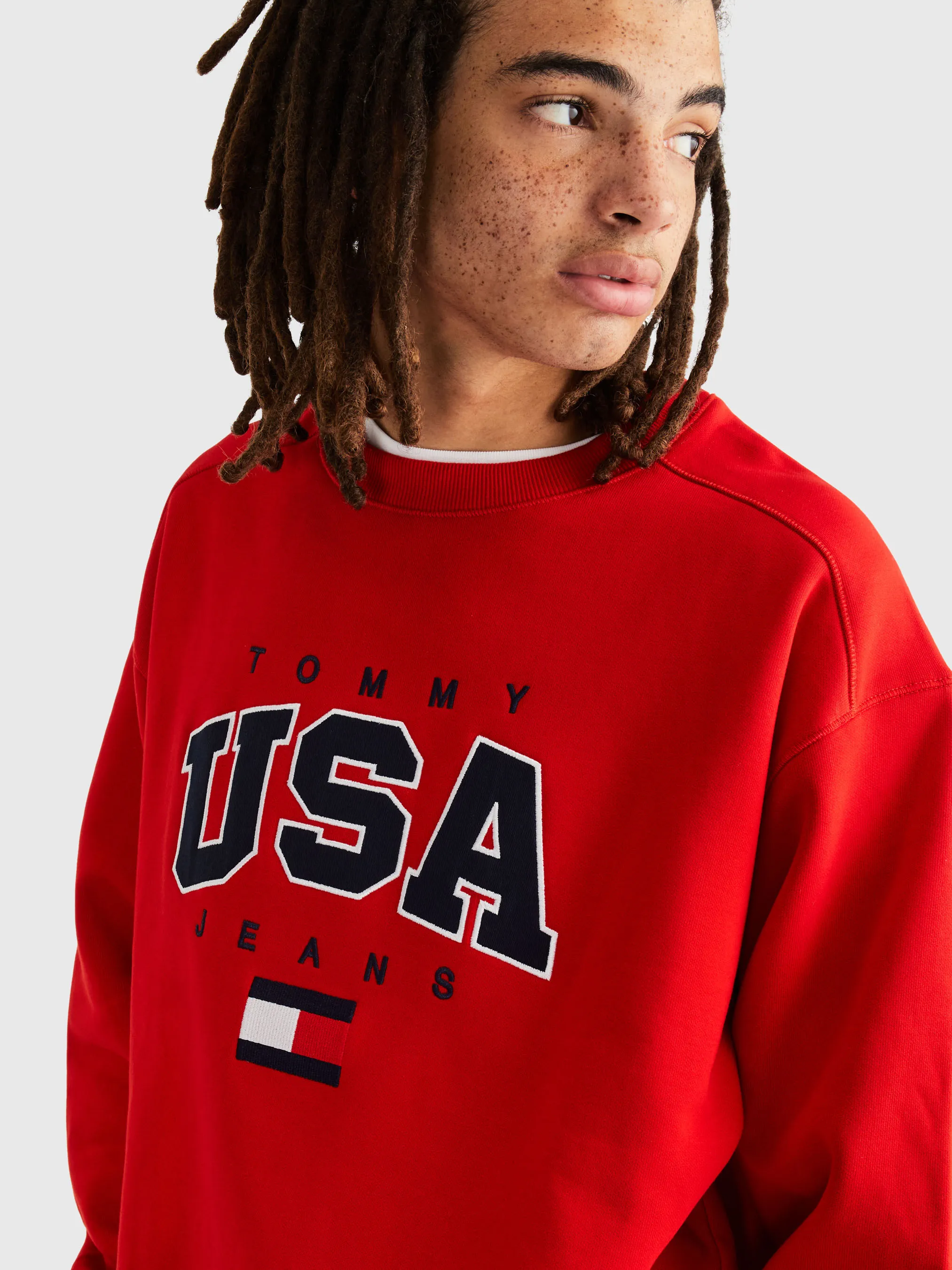 Modern Logo Boxy Fit Sweatshirt | Sweatshirts & Hoodies | Tommy Jeans