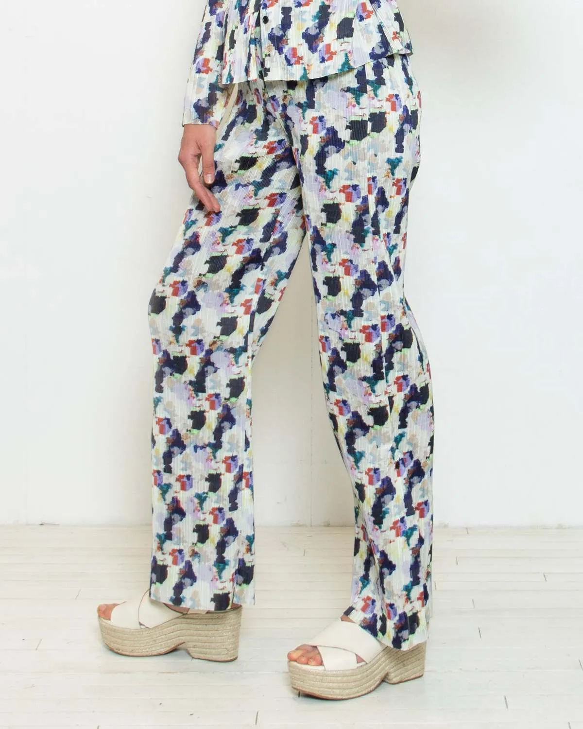 Remember Plisse Pant - Light Flowery Clouds