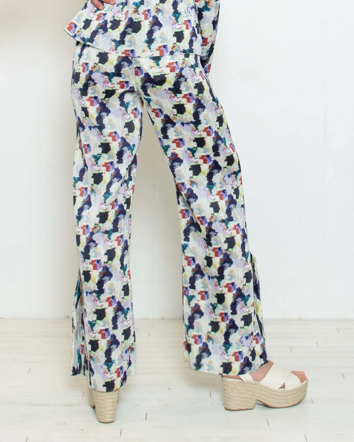 Remember Plisse Pant - Light Flowery Clouds