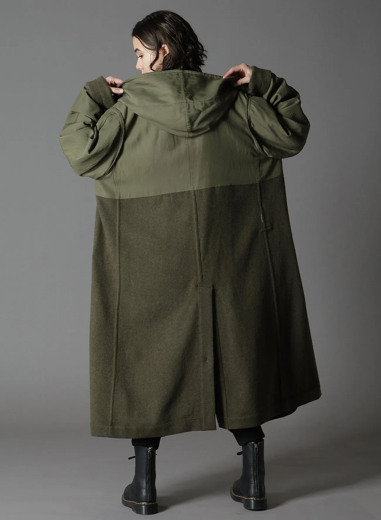 VARIOUS MATERIAL COMBINATION REVERSIBLE HOODED COAT