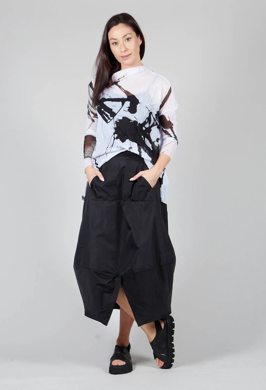 VRTI Skirt in Black