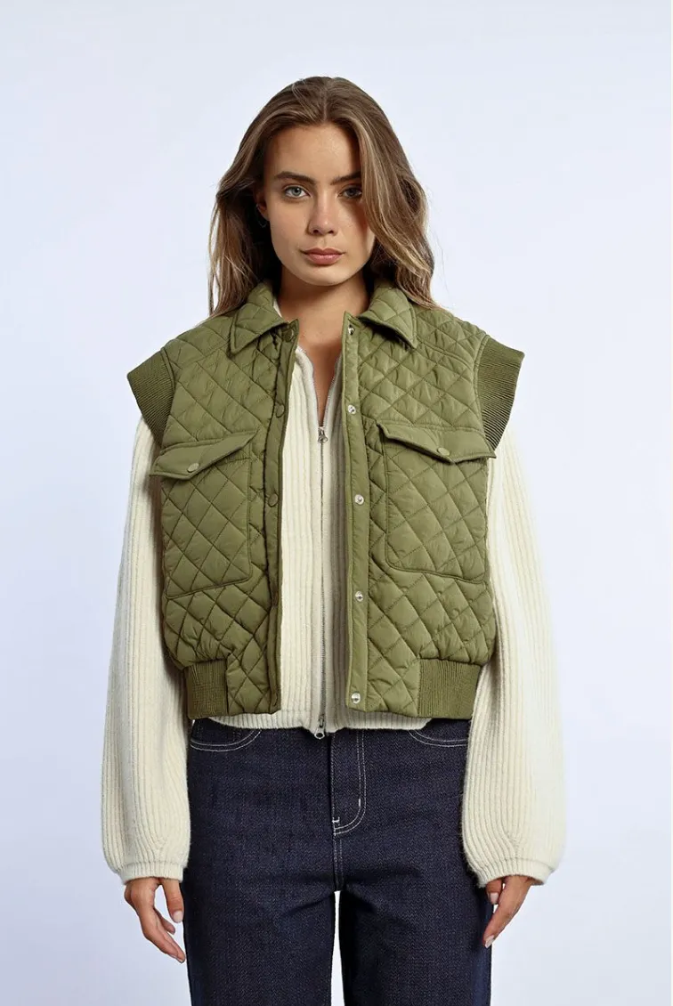 WOVEN SLEEVELESS PADDED JACKET