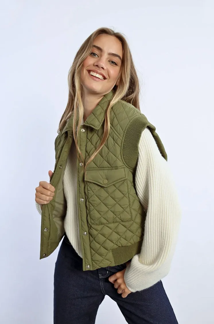 WOVEN SLEEVELESS PADDED JACKET